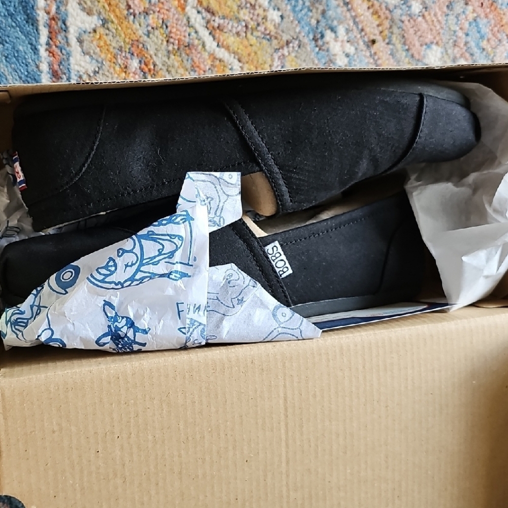 TOMS Classic Black Canvas Slip-Ons Brand New In Box